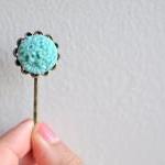 Round Flowers Teal Bobby P..